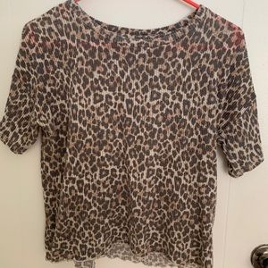 American Eagle cheetah print t-shirt